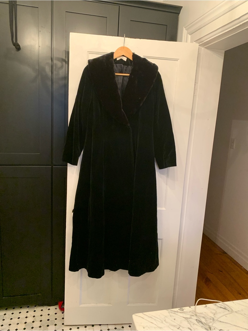 Women's Long Black Midi/maxi Velvet Coat with Fur Collar